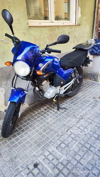 Moto Yamaha 125cc Azul