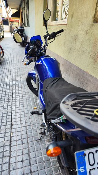 Moto Yamaha 125cc Azul