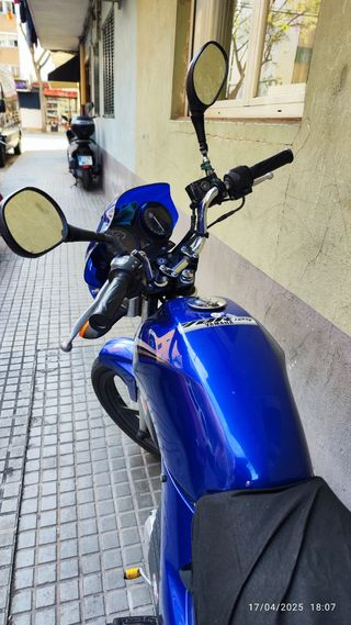 Moto Yamaha 125cc Azul
