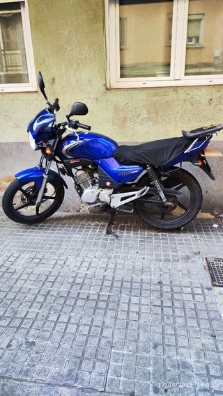 Moto Yamaha 125cc Azul