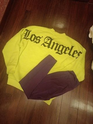 Leggings Morado Talla M
y sudadera 