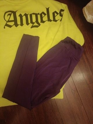 Leggings Morado Talla M
y sudadera 