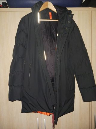 Abrigo negro Buccino
Talla 48 ,M
Con etiquetas 