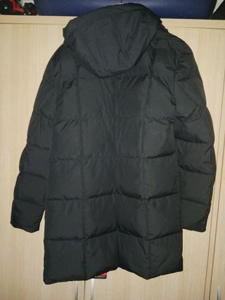 Abrigo negro Buccino
Talla 48 ,M
Con etiquetas 