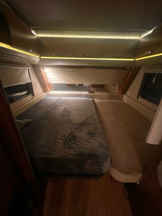 Caravana Hobby Premium 560 UL
