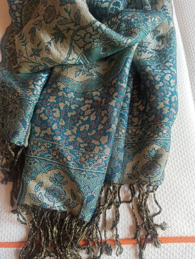 Pañoleta en tonos verdes