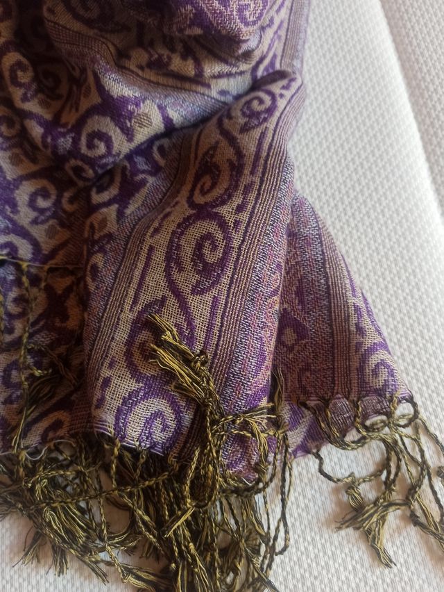 Pañoleta en tonos morados