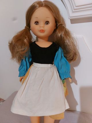 Muñeca Nancy vestido años 70 cenicienta. 