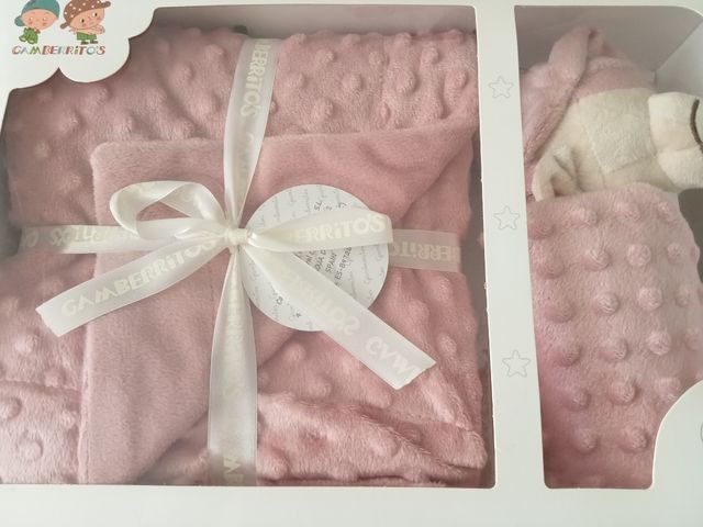 Manta bebé + peluche: regalo ideal