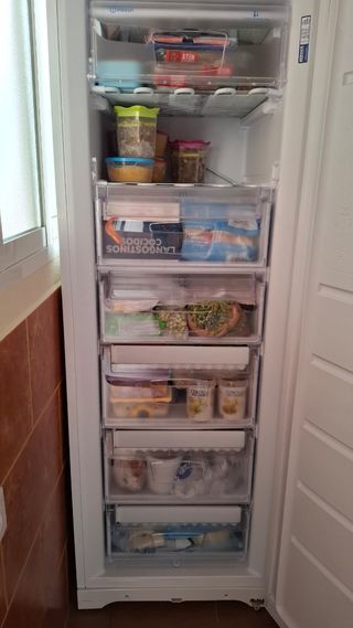 Congelador Vertical Indesit