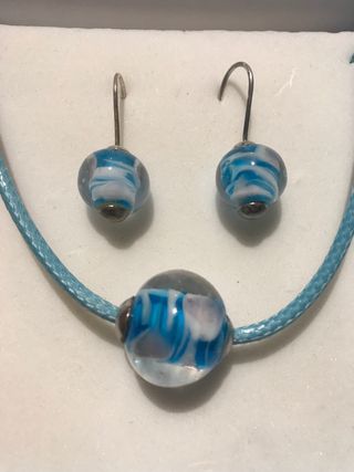 Colgante y pendientes de cristal y plata