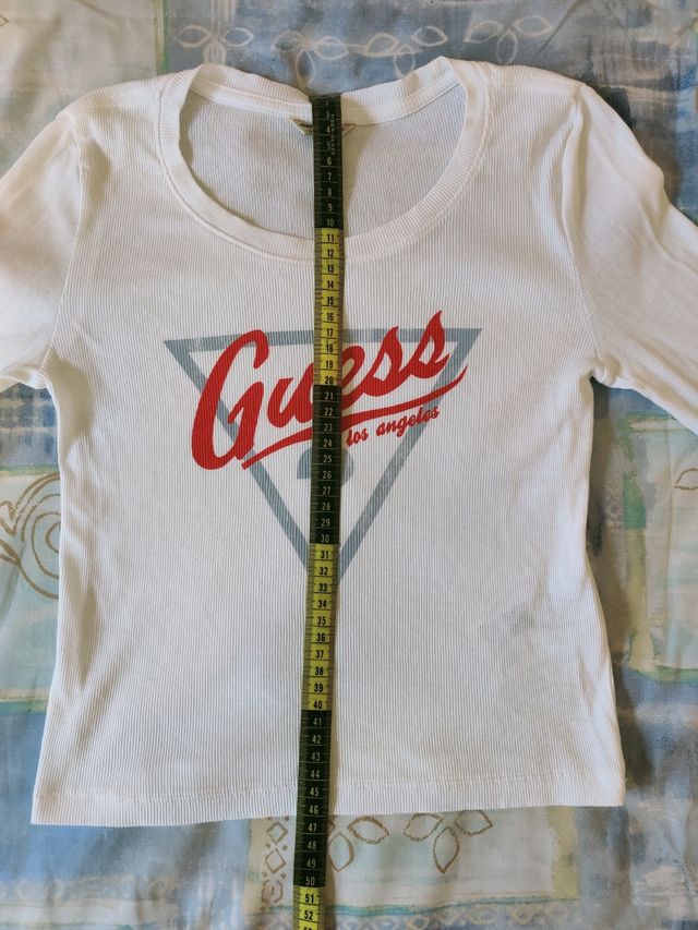 Camiseta blanca manga larga acanalada de GUESS 