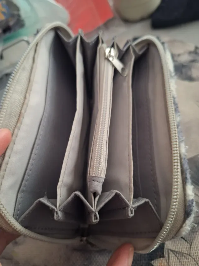 2 Monederos Cruella gris