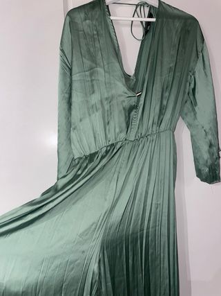 Vestido Zara verde plisado