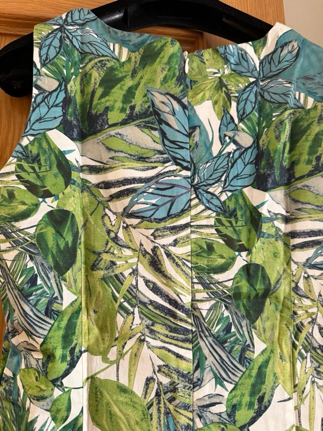 Vestido estampado hojas