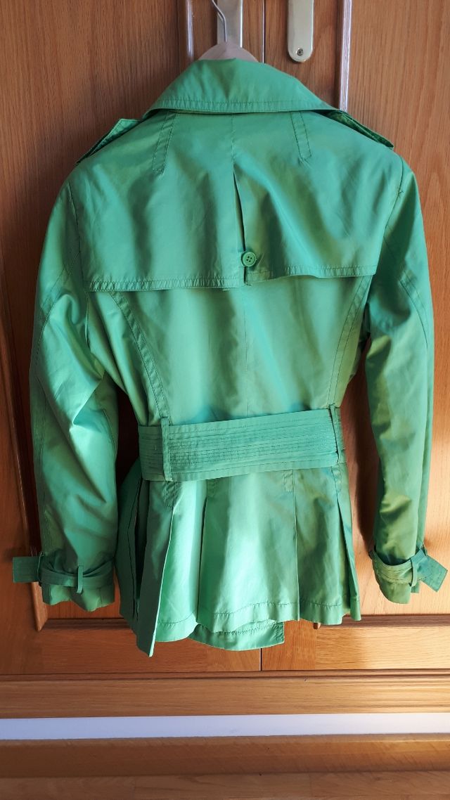 Gabardina Zara Basic verde