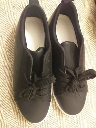 ZAPATILLAS CUERINA LISA