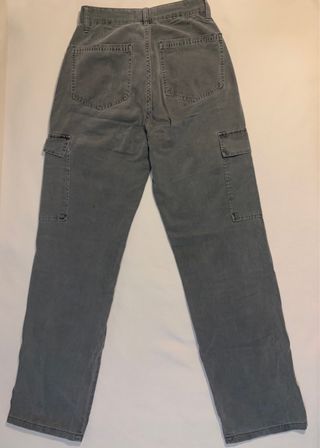 Pantalón cargo gris