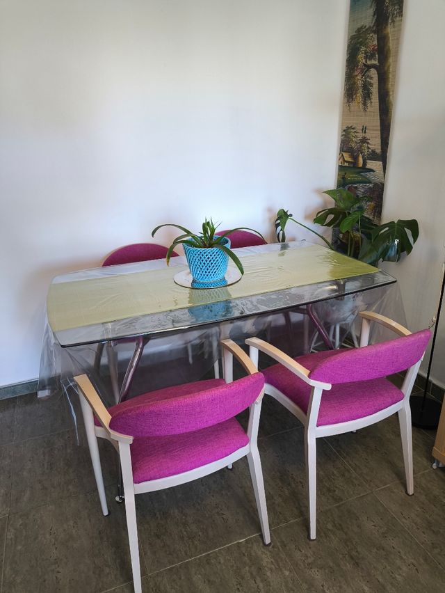 Comedor cristal 4 sillas morado