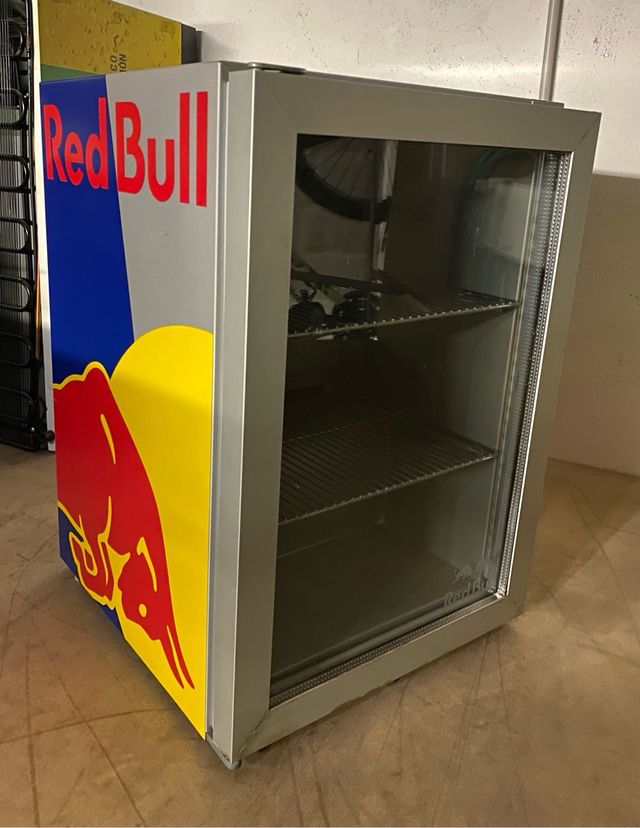 Nevera Red Bull expositora
