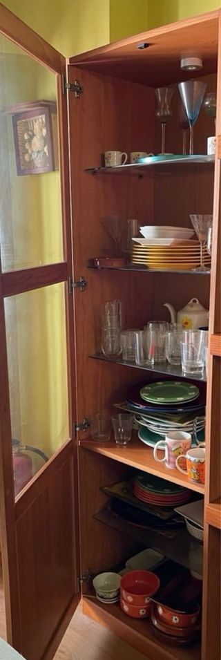 Vitrina madera cerezo - Mueble expositor con luz