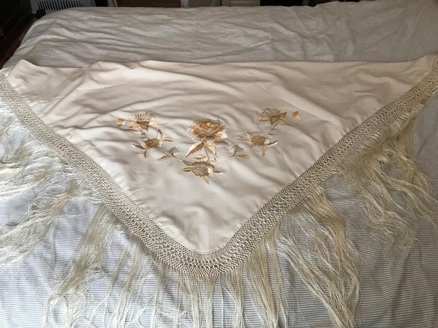 Bellissimo scialle color osso