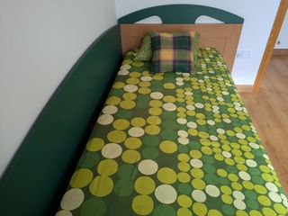 Cama 90 cm completa. Sólo disponible unos días!!!