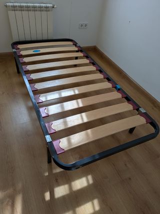 Cama 90 cm completa. Sólo disponible unos días!!!