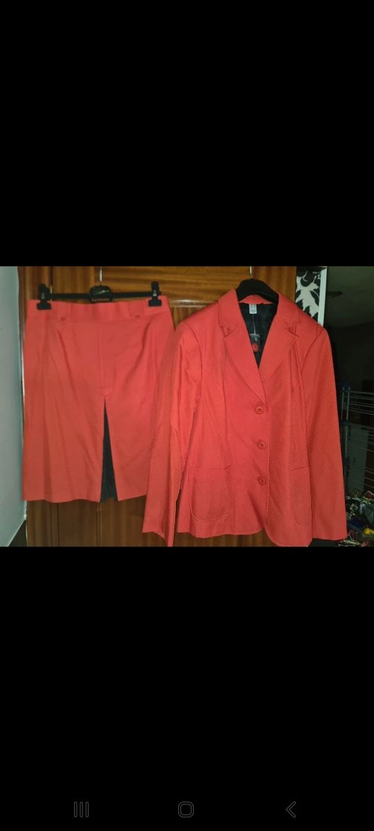 Traje falda rojo mujer con rayita