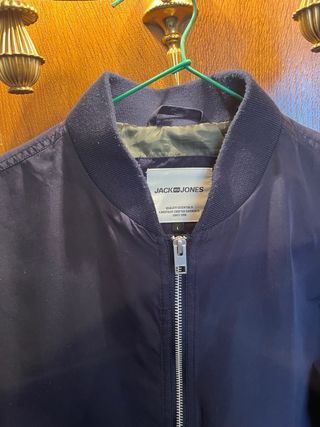 Cazadora azul marina