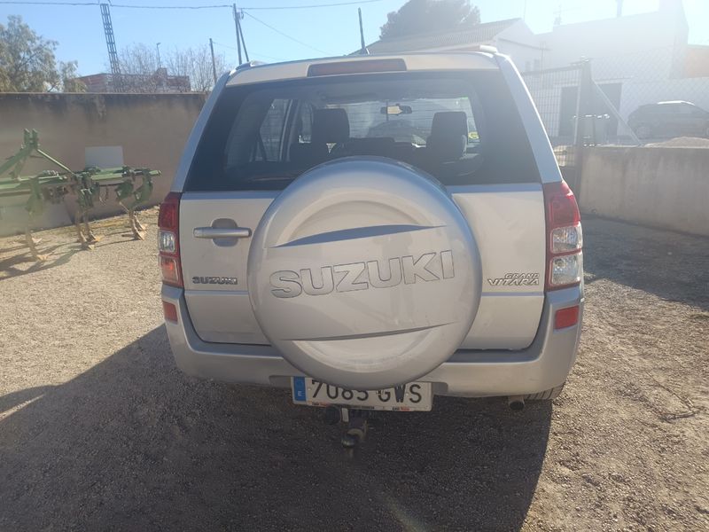 Suzuki Grand Vitara 2010 - foto 1