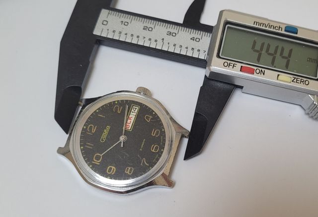 **Reloj  Slava 2428 Octogonal cirílico