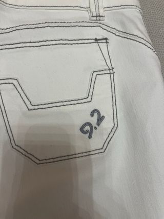 Pantaloni bianchi 9.2 by Carlo Chionna