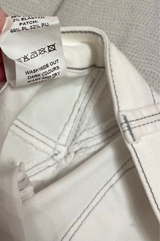 Pantaloni bianchi 9.2 by Carlo Chionna