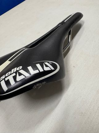 Sillin selle italia SLR Teal Edition.