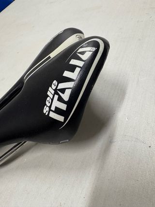 Sillin selle italia SLR Teal Edition.