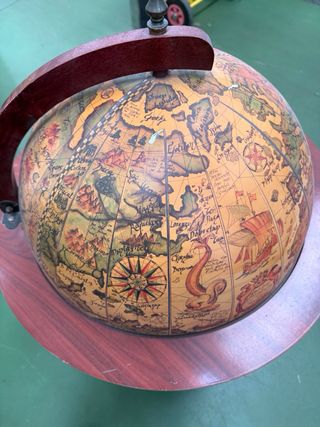 Mueble bar bola del mundo