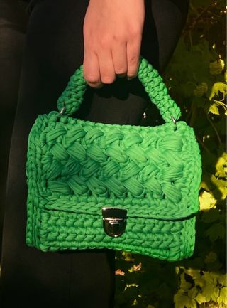 Borsa uncinetto verde, chiusura colore argento