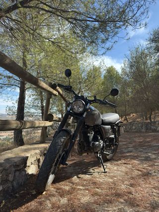 Moto 125 cc Brixton cromwell