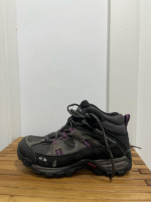 Botas Salomon grises y negras