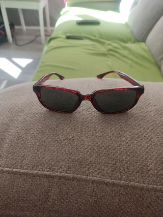 Gafas sol marrones.cristales verdes