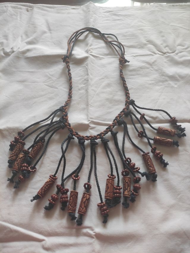 Collar artesanal madera marrón-negro