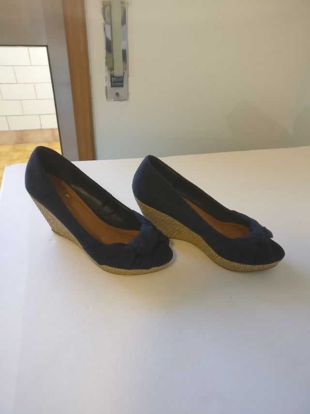 Sapatos cunha azul marinho tamanho 36