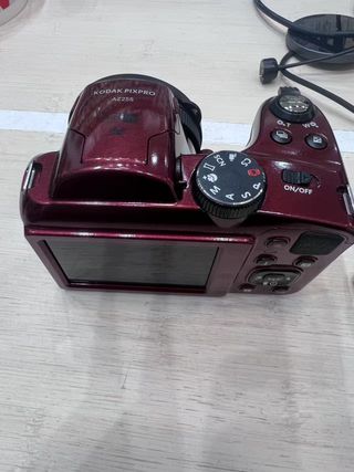 Fotocamera bridge Kodak PixPro AZ255, usata