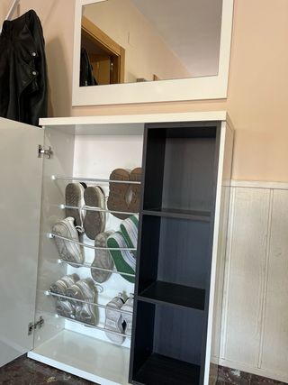 Zapatero sin espejo blanco y gris