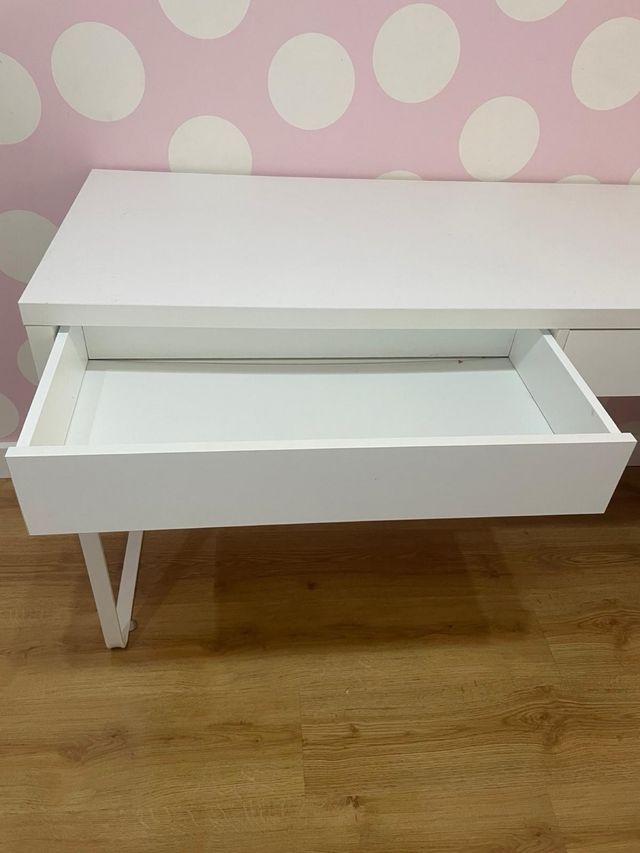 Escritorio blanco - metal y madera