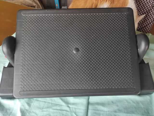 Reposapiés ergonómico negro