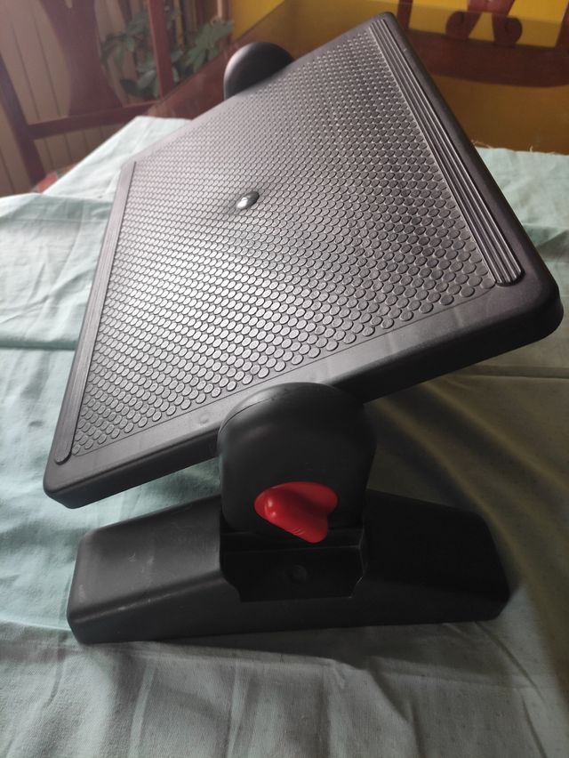 Reposapiés ergonómico negro