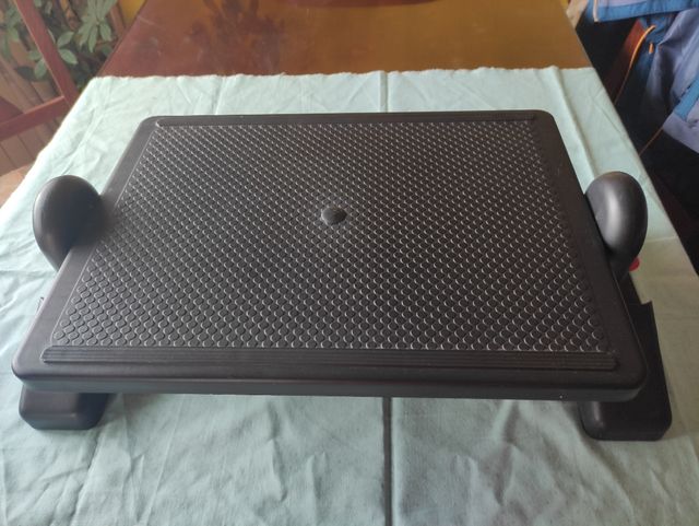 Reposapiés ergonómico negro