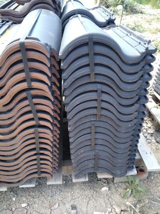 Teja mixta negra. Mazarrón (sin usar). 1 € la unid